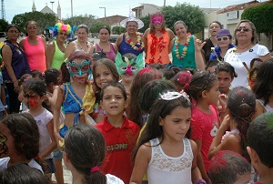 Escolas saem às ruas em mais um Carnaval da Educação de Zabelê