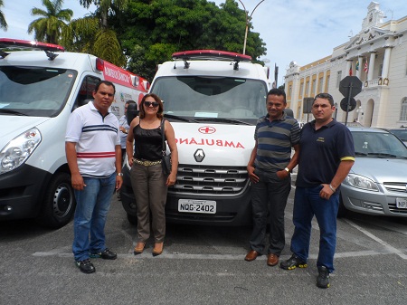 Prefeita Iris Henrique Recebe ambulância Modelo SAMU